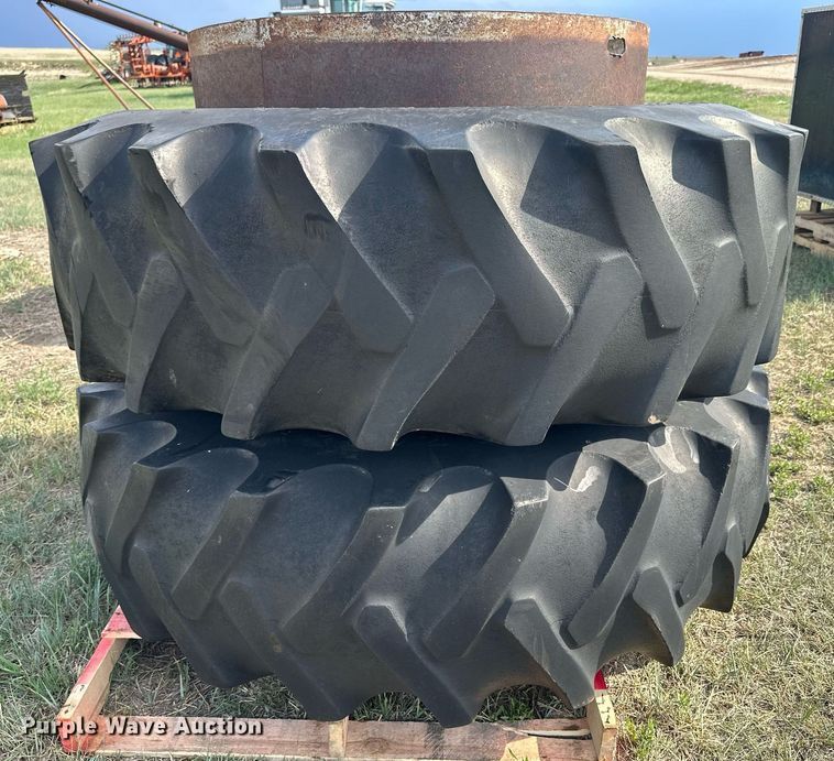 image for item KL9076 (4) tires