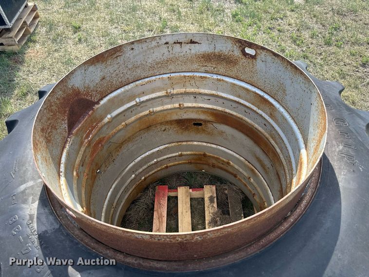 image for item KL9076 (4) tires