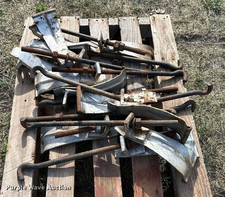 image for item KL9076 (4) tires