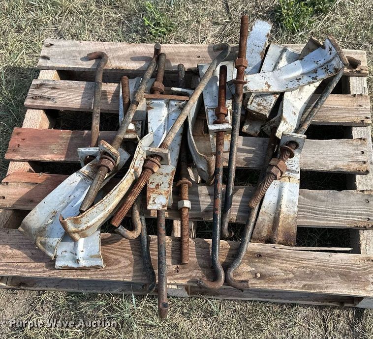 image for item KL9076 (4) tires