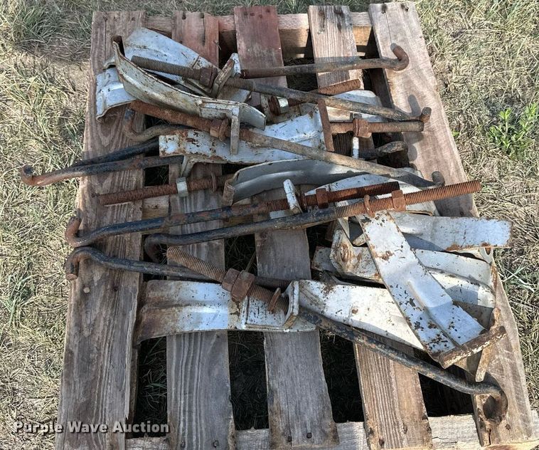 image for item KL9076 (4) tires