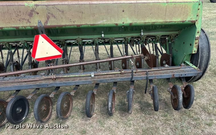 image for item KL9080 John Deere 8300  grain drill