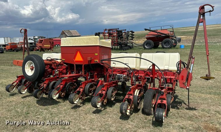 image for item KL9081 International 800 Cyclo Air  planter