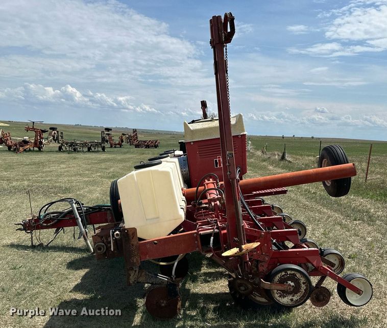 image for item KL9081 International 800 Cyclo Air  planter