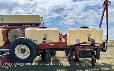 image for item KL9081 International 800 Cyclo Air  planter