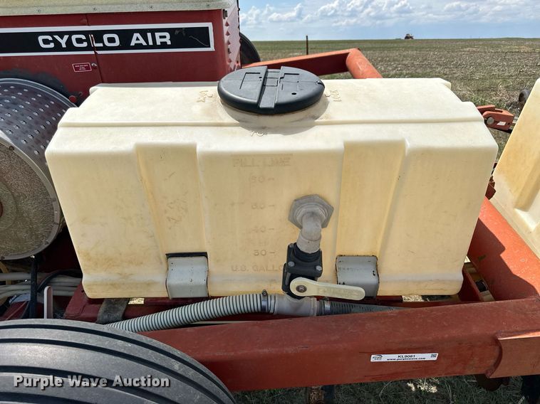 image for item KL9081 International 800 Cyclo Air  planter