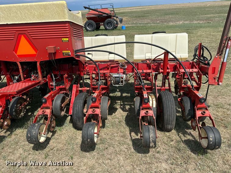 image for item KL9081 International 800 Cyclo Air  planter