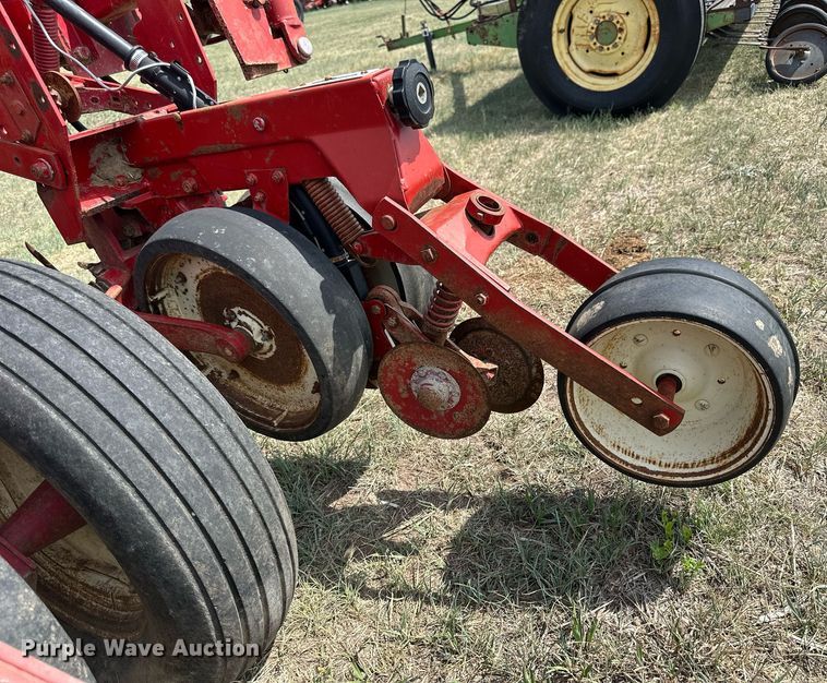 image for item KL9081 International 800 Cyclo Air  planter