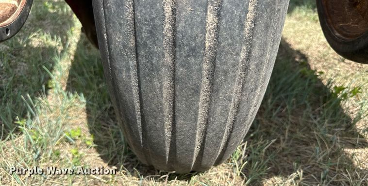 image for item KL9081 International 800 Cyclo Air  planter