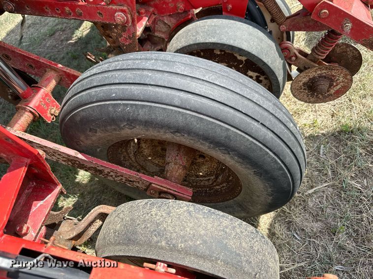 image for item KL9081 International 800 Cyclo Air  planter