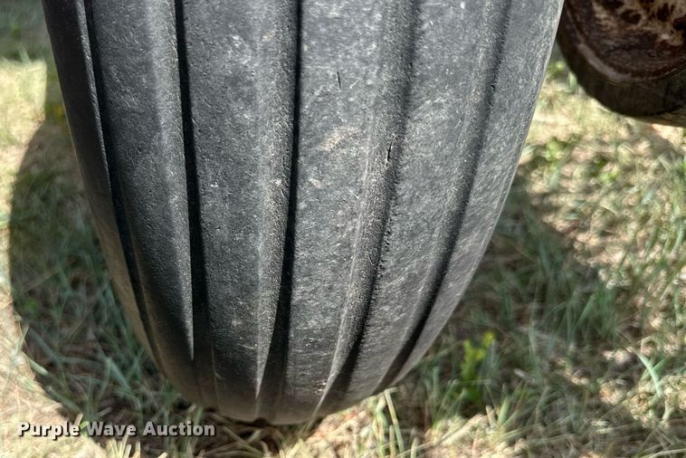 image for item KL9081 International 800 Cyclo Air  planter