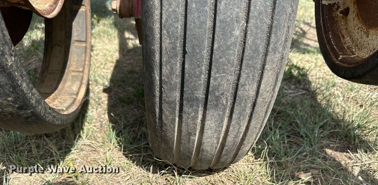 image for item KL9081 International 800 Cyclo Air  planter