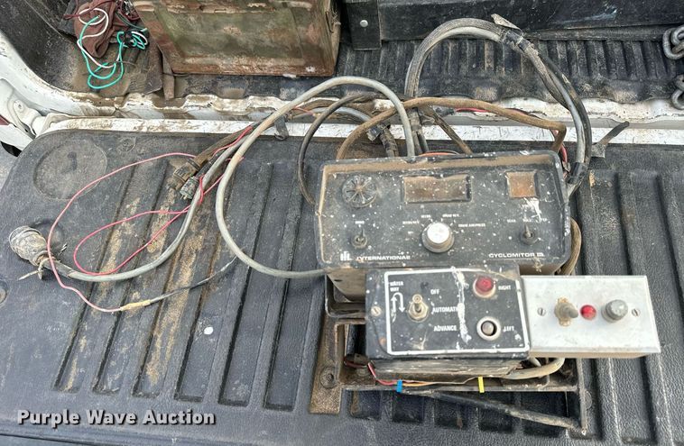 image for item KL9081 International 800 Cyclo Air  planter