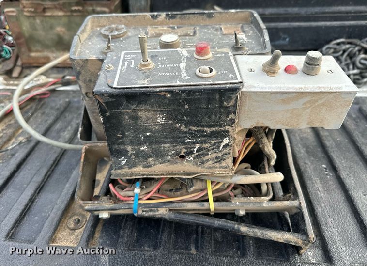 image for item KL9081 International 800 Cyclo Air  planter