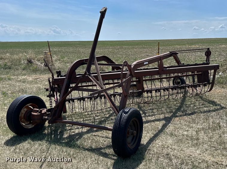 image for item KL9082 International  hay rake