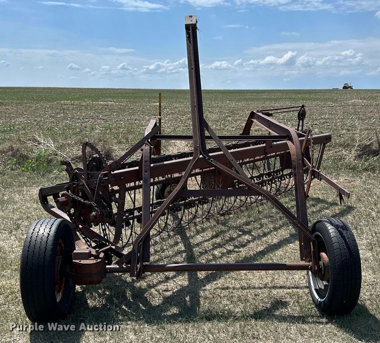 image for item KL9082 International  hay rake