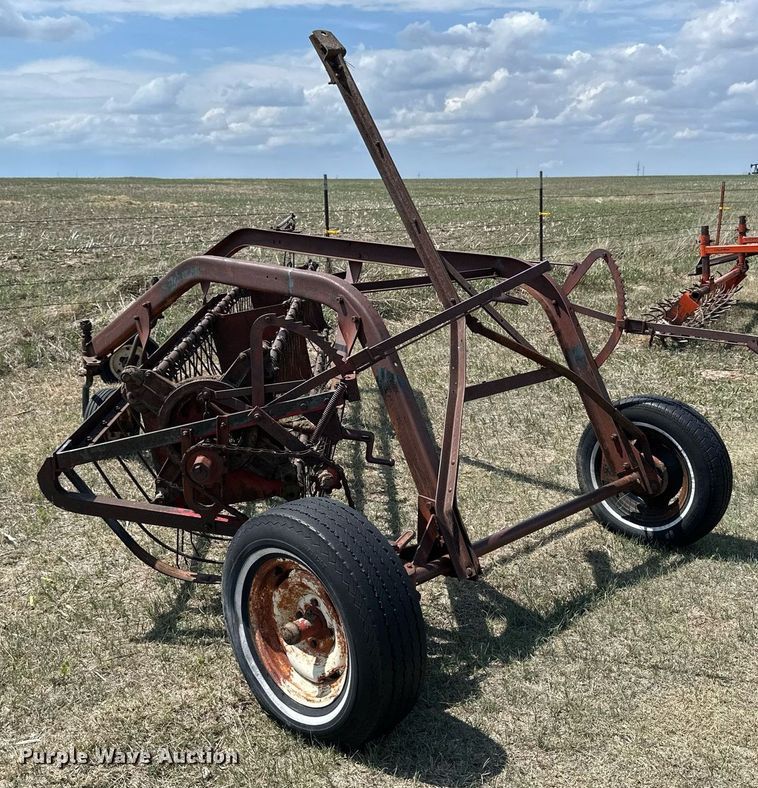 image for item KL9082 International  hay rake