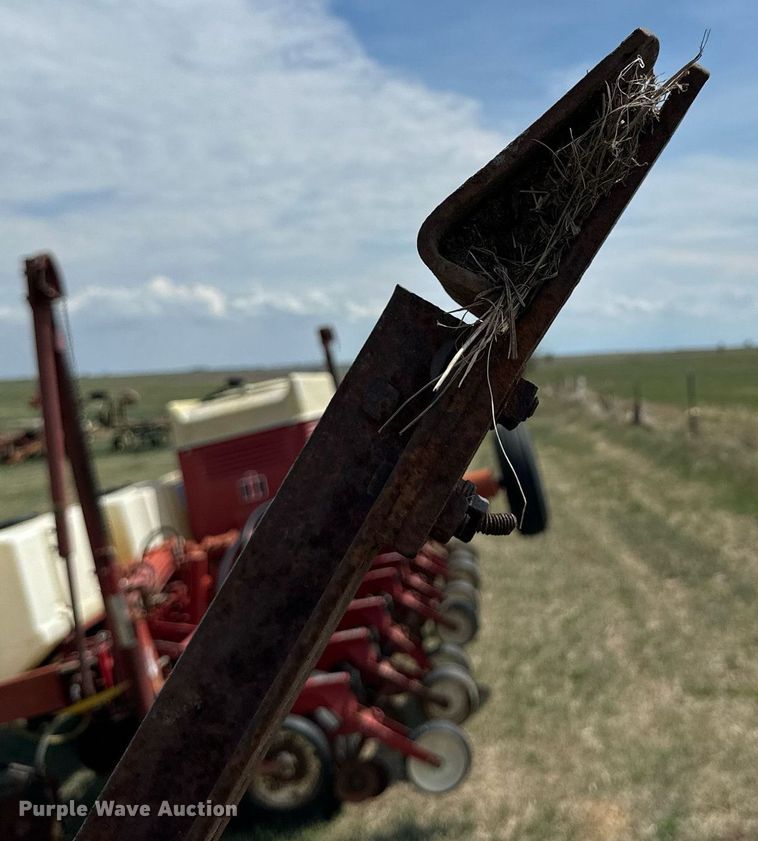 image for item KL9082 International  hay rake