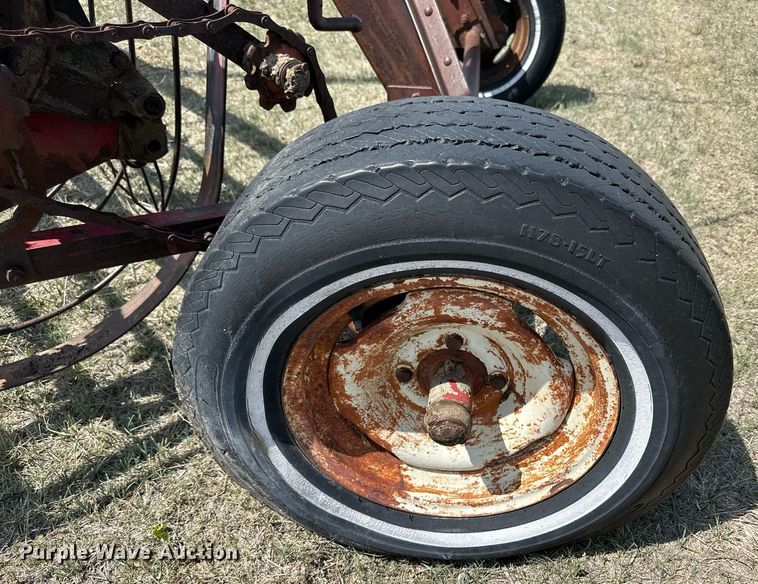 image for item KL9082 International  hay rake