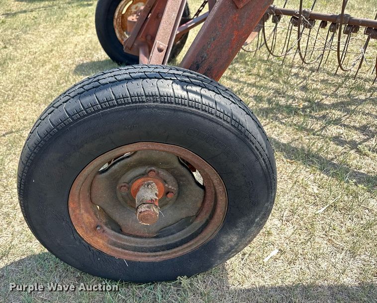 image for item KL9082 International  hay rake