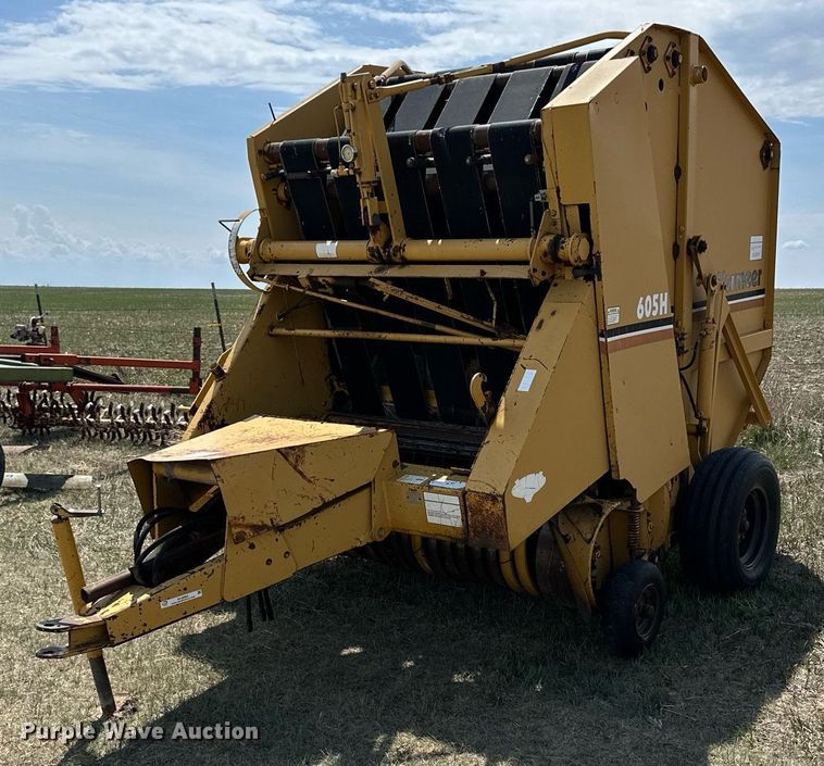 image for item KL9084 1984 Vermeer 605H  round baler