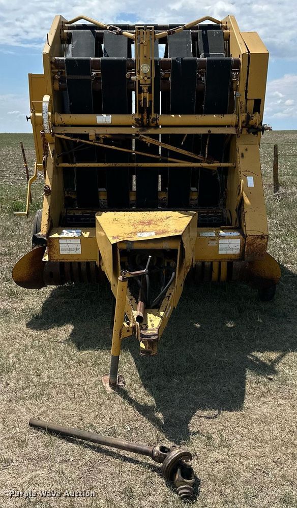 image for item KL9084 1984 Vermeer 605H  round baler