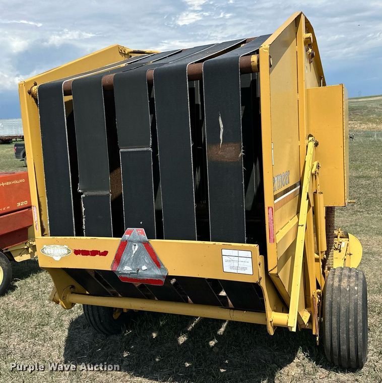 image for item KL9084 1984 Vermeer 605H  round baler