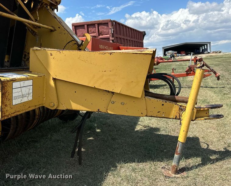 image for item KL9084 1984 Vermeer 605H  round baler