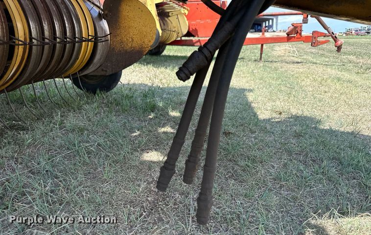 image for item KL9084 1984 Vermeer 605H  round baler