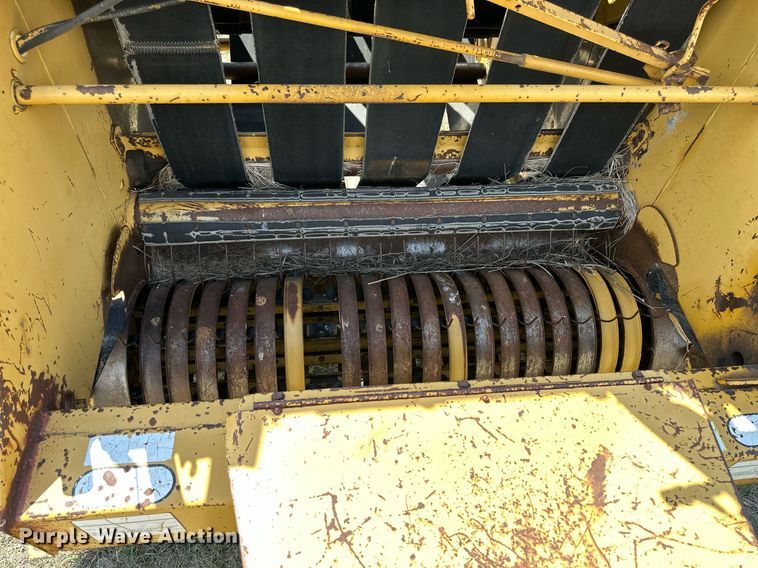image for item KL9084 1984 Vermeer 605H  round baler