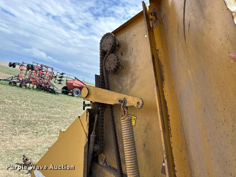 image for item KL9084 1984 Vermeer 605H  round baler