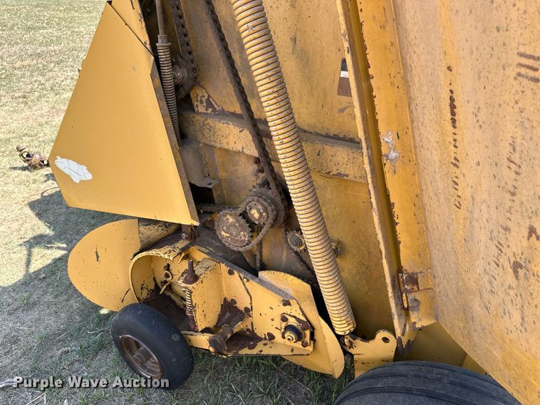 image for item KL9084 1984 Vermeer 605H  round baler