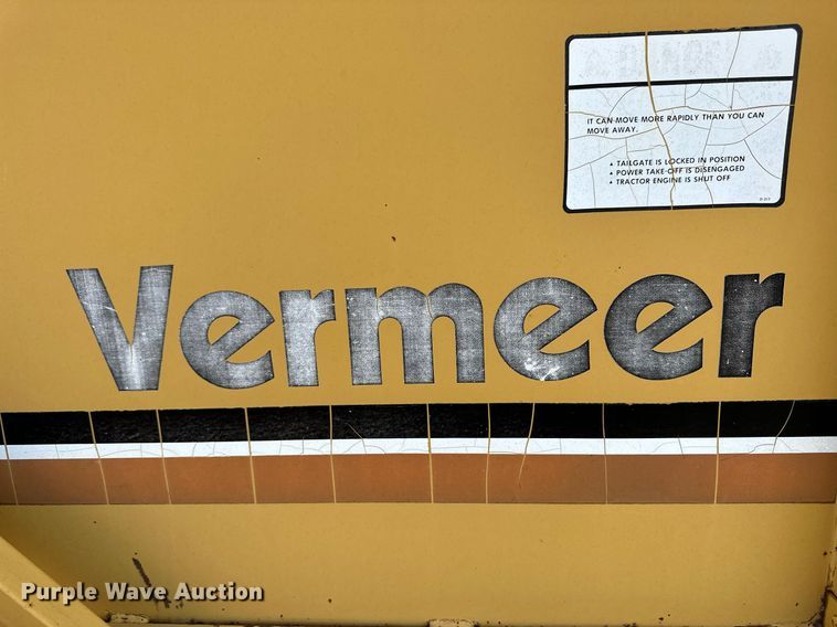 image for item KL9084 1984 Vermeer 605H  round baler