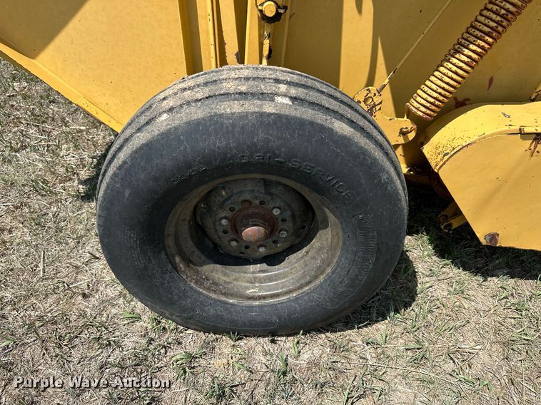 image for item KL9084 1984 Vermeer 605H  round baler