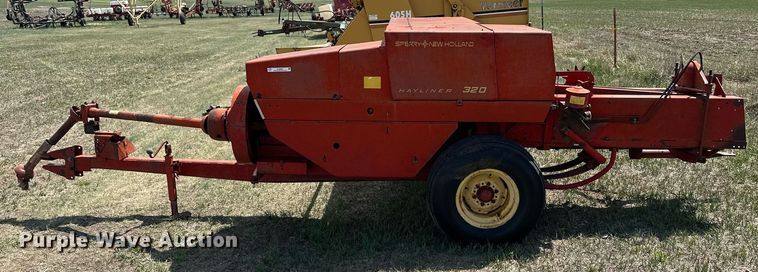 image for item KL9085 New Holland 320 Hayliner  small square baler