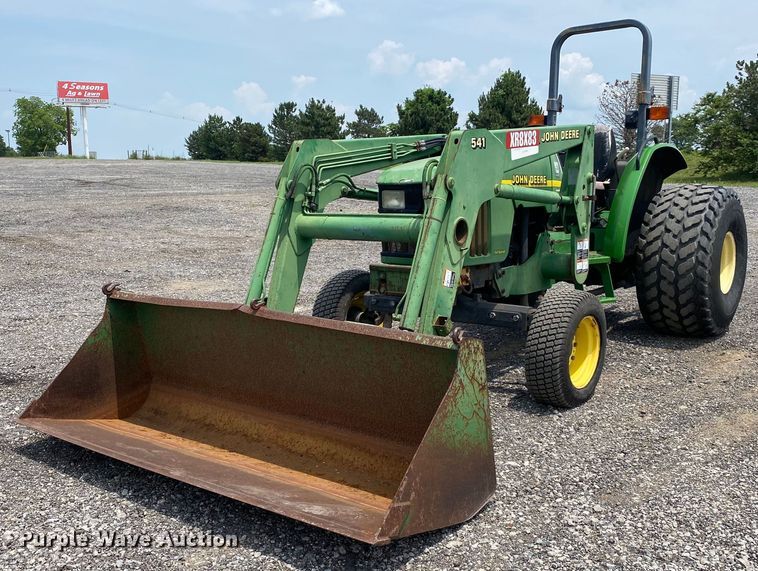 image for item KW9265 1998 John Deere 5210  tractor