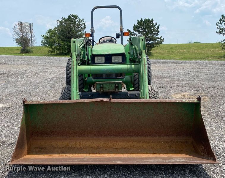 image for item KW9265 1998 John Deere 5210  tractor