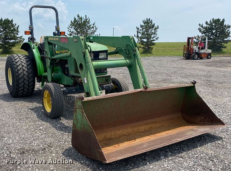 image for item KW9265 1998 John Deere 5210  tractor
