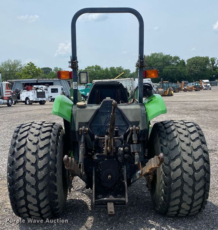 image for item KW9265 1998 John Deere 5210  tractor