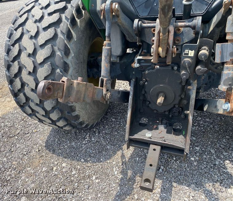 image for item KW9265 1998 John Deere 5210  tractor