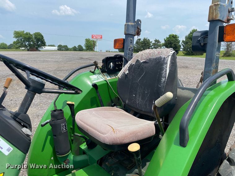 image for item KW9265 1998 John Deere 5210  tractor