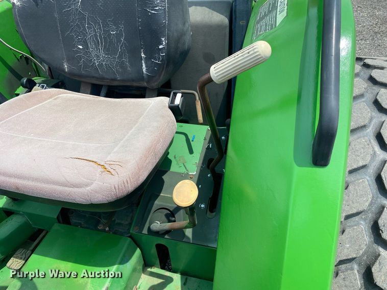 image for item KW9265 1998 John Deere 5210  tractor