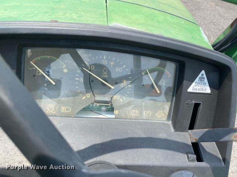 image for item KW9265 1998 John Deere 5210  tractor