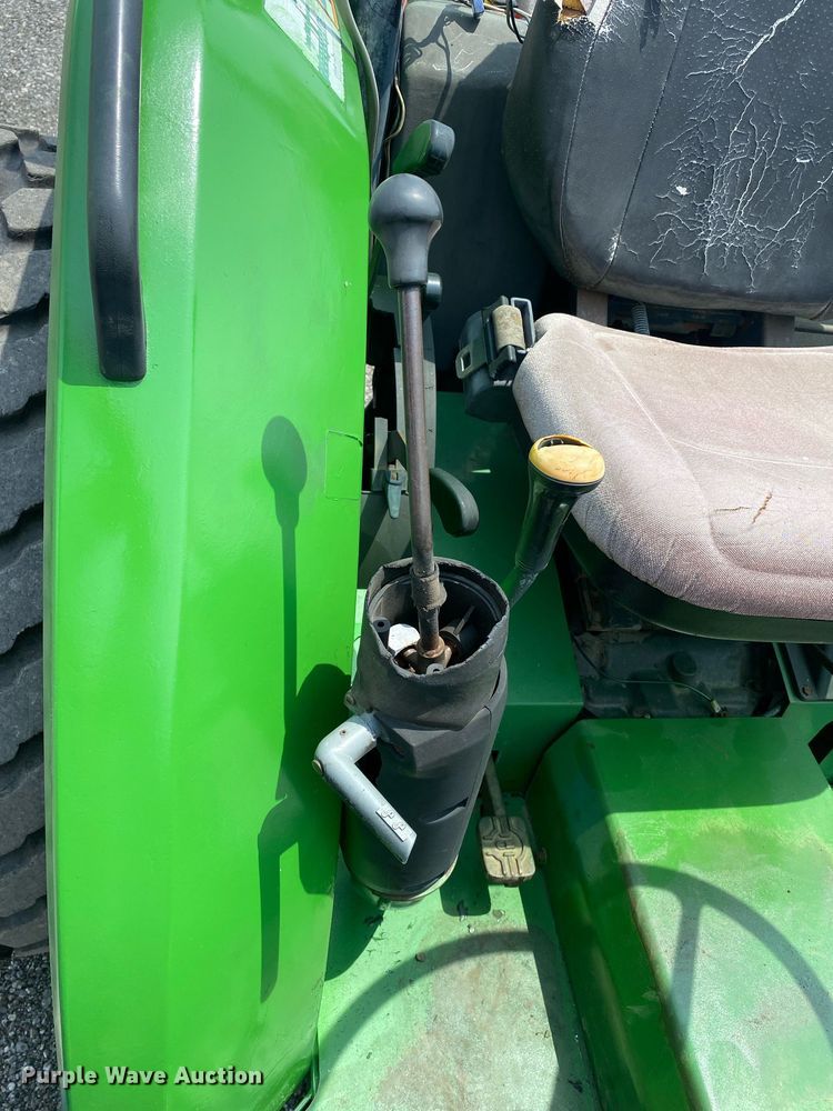 image for item KW9265 1998 John Deere 5210  tractor