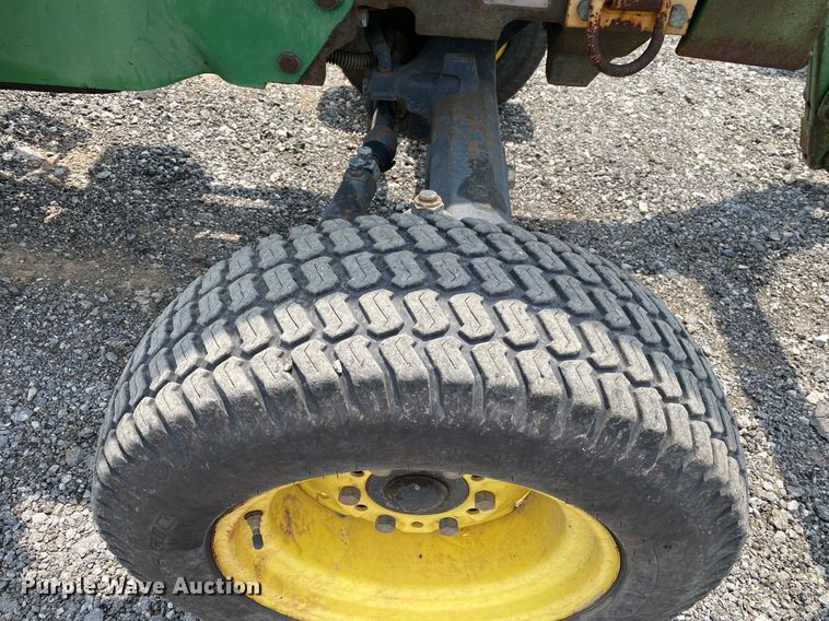 image for item KW9265 1998 John Deere 5210  tractor