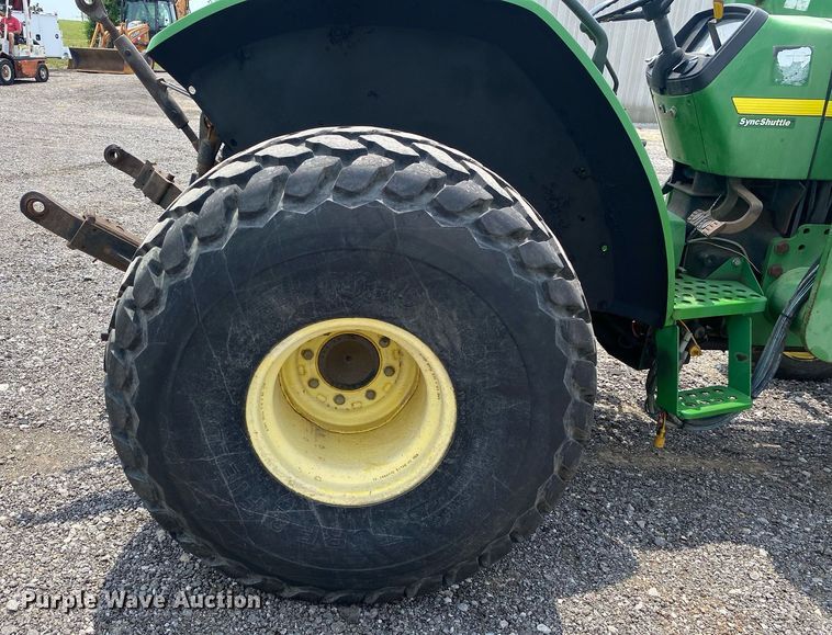 image for item KW9265 1998 John Deere 5210  tractor