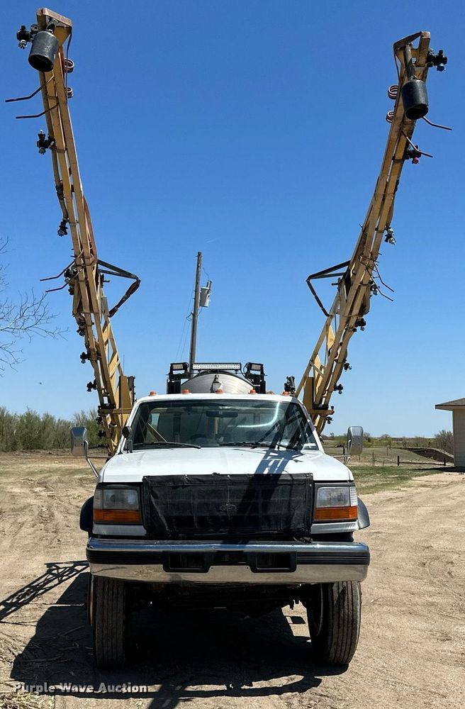 image for item KX9028 1997 Ford F350  applicator truck