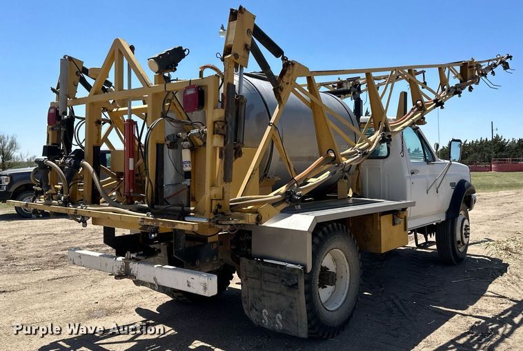 image for item KX9028 1997 Ford F350  applicator truck