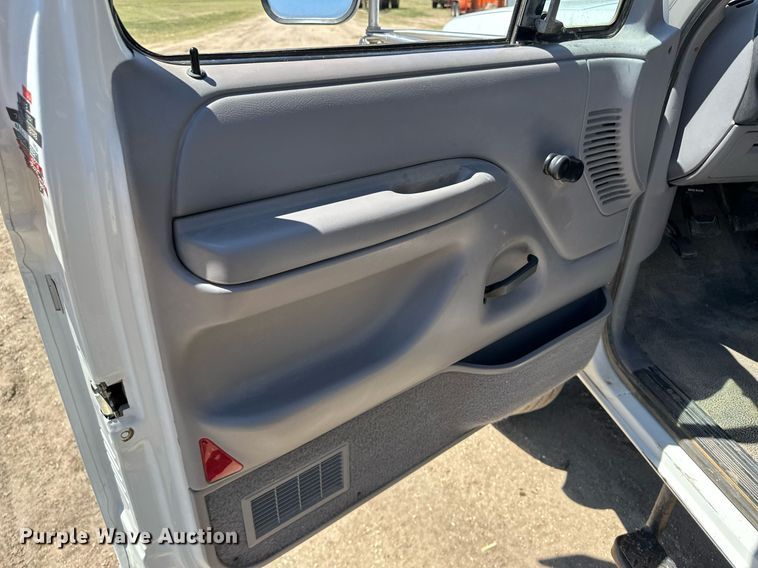 image for item KX9028 1997 Ford F350  applicator truck