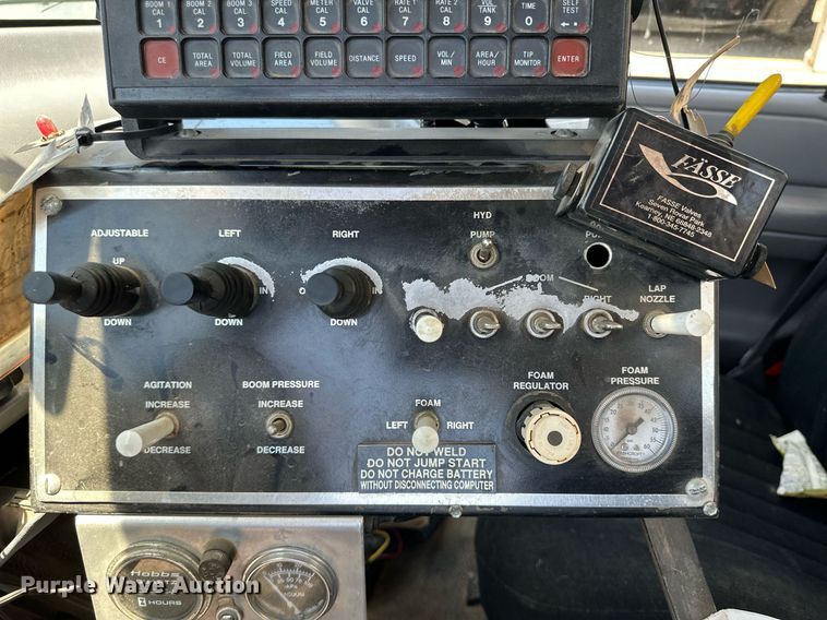 image for item KX9028 1997 Ford F350  applicator truck